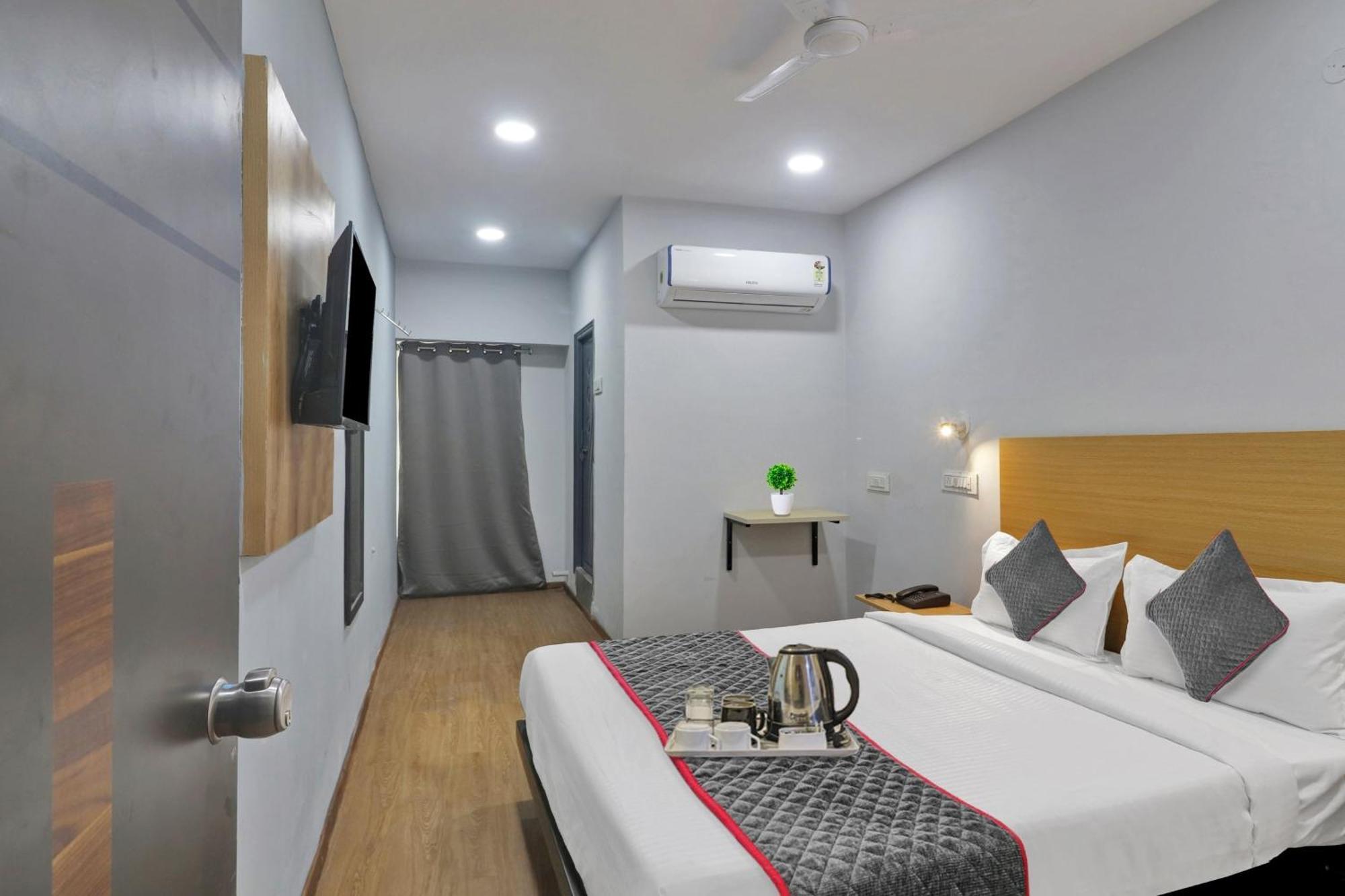 Townhouse S Continental Hotell Hyderabad Eksteriør bilde