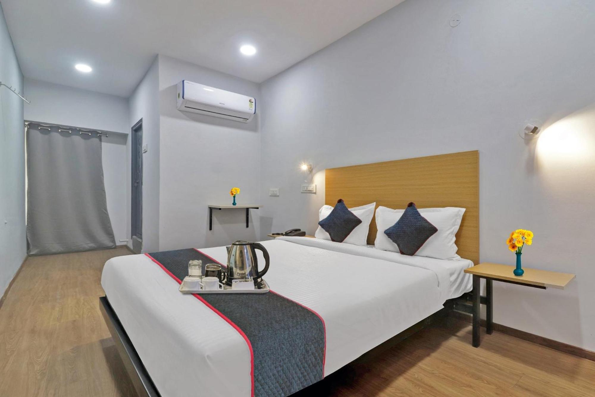 Townhouse S Continental Hotell Hyderabad Eksteriør bilde