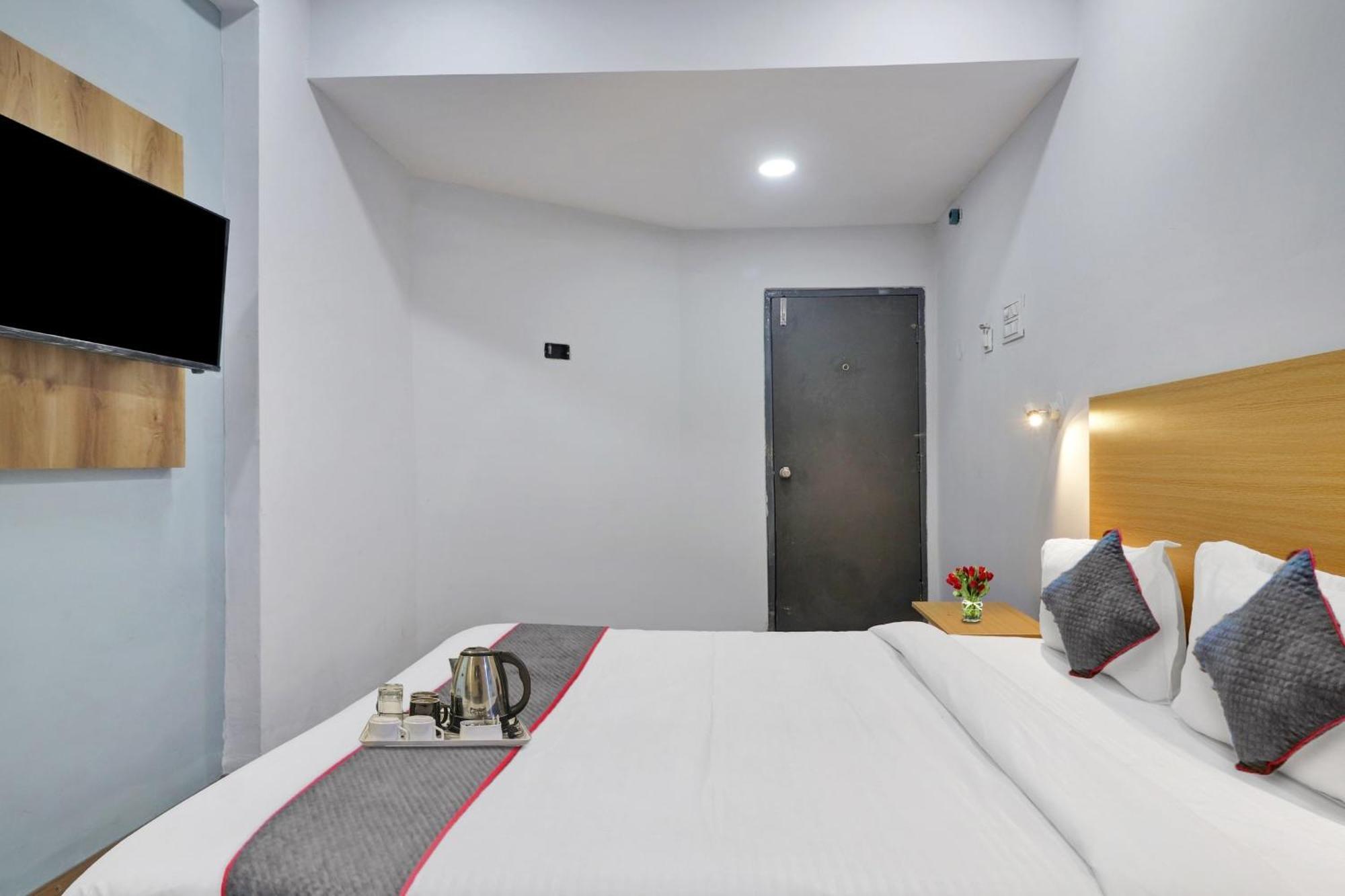 Townhouse S Continental Hotell Hyderabad Eksteriør bilde