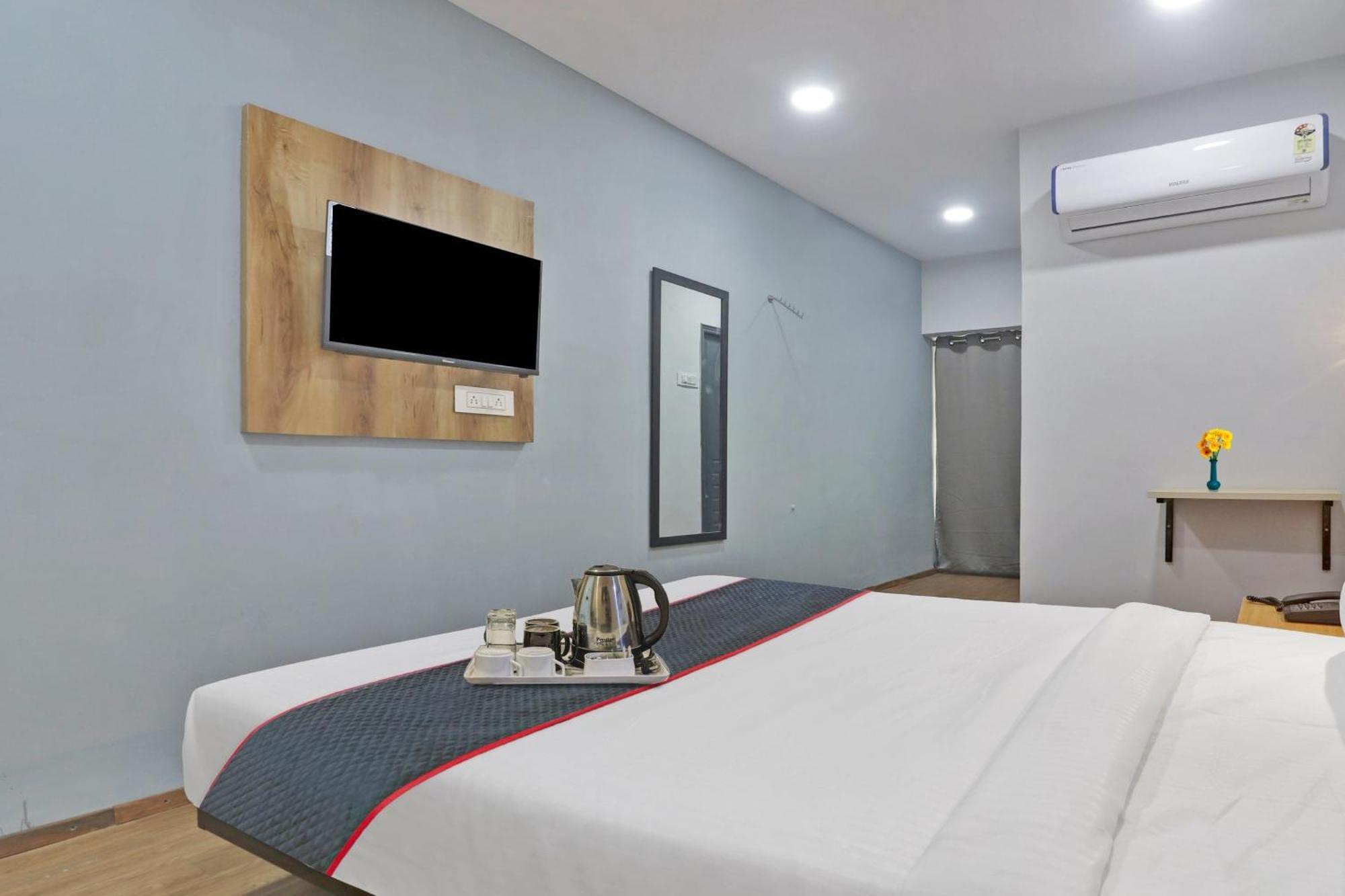 Townhouse S Continental Hotell Hyderabad Eksteriør bilde