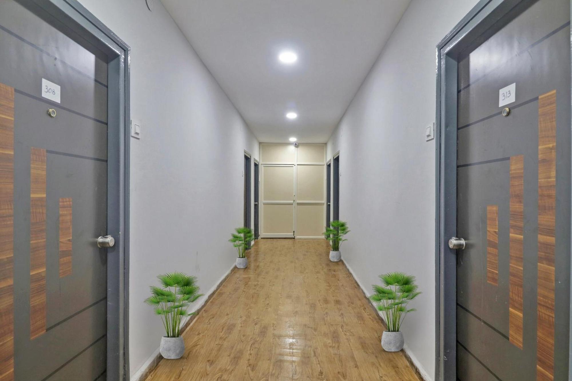 Townhouse S Continental Hotell Hyderabad Eksteriør bilde